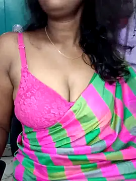 Snapshot of Tamil_kavinila chatting on 09-18-25, 04:37 Tamil kavinila online show from 09-18-25, 04:37