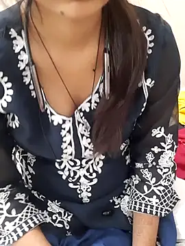 Snapshot of Naira-Tripathi chatting on 10-18-25, 09:55 Naira-Tripathi online show from 10-18-25, 09:55
