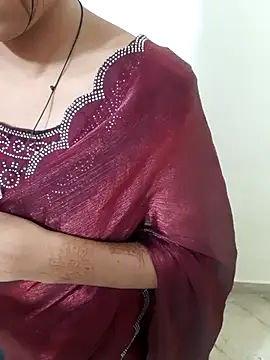 Snapshot of Naira-Tripathi chatting on 10-19-25, 09:01 Naira-Tripathi online show from 10-19-25, 09:01