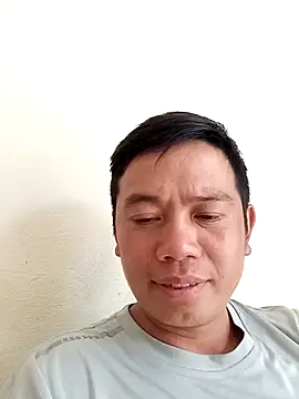 Snapshot of DungLuongg chatting on 10-27-25, 03:51 DungLuongg online show from 10-27-25, 03:51