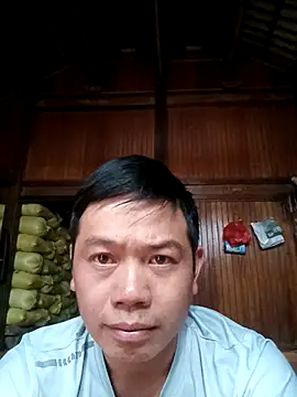 Snapshot of DungLuongg chatting on 10-25-25, 11:49 DungLuongg online show from 10-25-25, 11:49