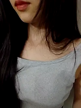 Snapshot of Desi_sara chatting on 05-18-26, 04:01 Desi sara online show from 05-18-26, 04:01