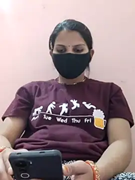 poojam93 online show from 12-17-25, 04:34