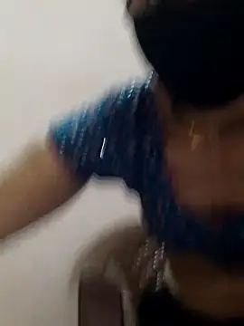 poojam93 online show from 12-17-25, 03:44