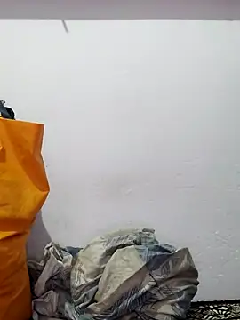 poojam93 online show from 10-28-25, 03:51