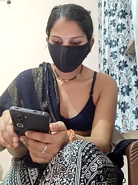 poojam93 online show from 12-18-25, 10:08