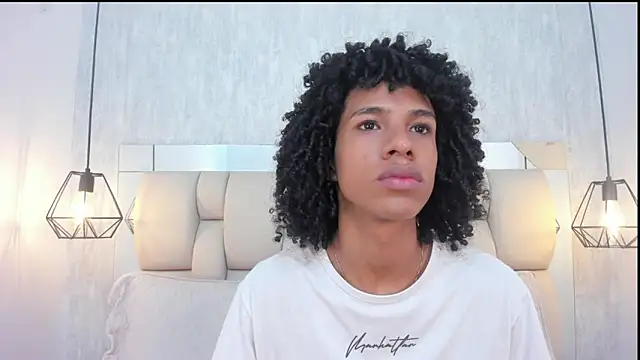 Snapshot of Johan_gz_ chatting on 02-21-26, 11:34 Johan gz online show from 02-21-26, 11:34