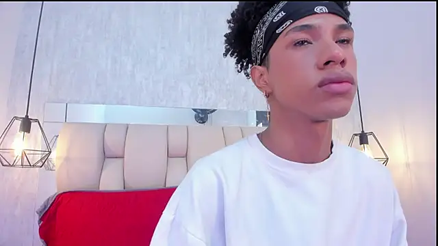 Snapshot of Johan_gz_ chatting on 02-26-26, 11:43 Johan gz online show from 02-26-26, 11:43