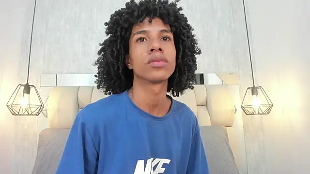 Snapshot of Johan_gz_ chatting on 02-13-26, 11:32 Johan gz online show from 02-13-26, 11:32