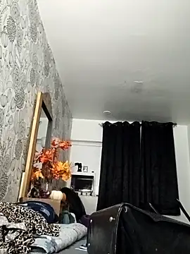 sarahkat86 online show from 11-04-25, 01:53