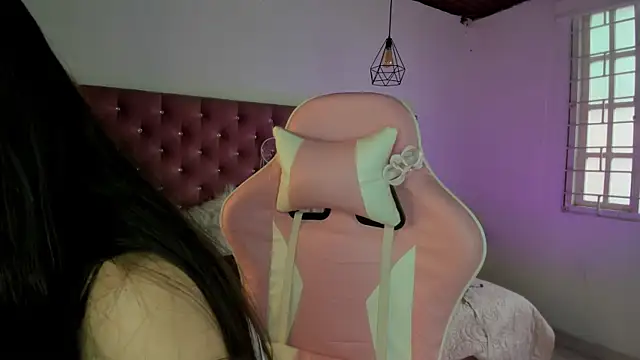 Jade rey  online show from 09-12-25, 05:35