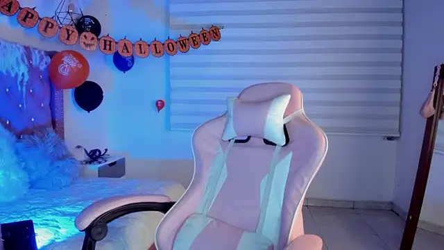 Jade rey  online show from 10-30-25, 02:54