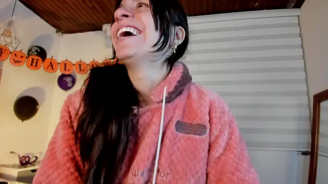 Jade rey  online show from 10-31-25, 03:14