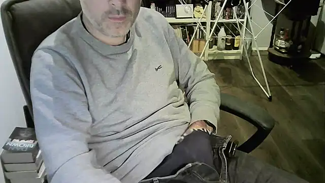 Chrisprngr online show from 05-17-26, 09:37