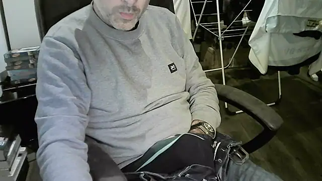 Chrisprngr online show from 11-28-25, 03:34