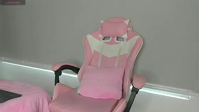 kendal hot01 online show from 11-06-25, 11:47