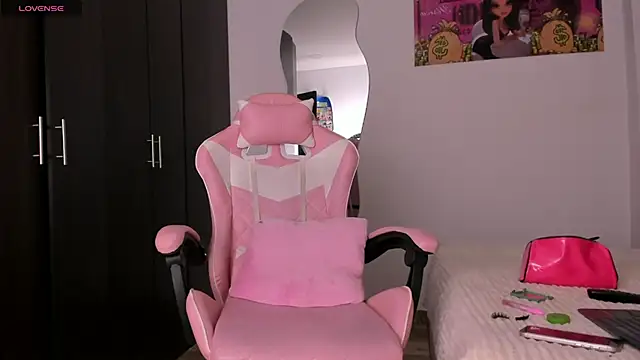 kendal hot01 online show from 04-09-26, 07:53