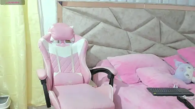 kendal hot01 online show from 11-01-25, 11:04