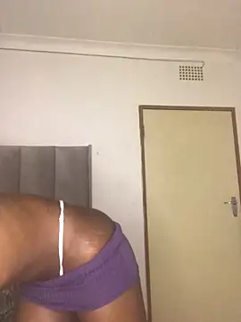 Trans fairy online show from 10-19-25, 07:49