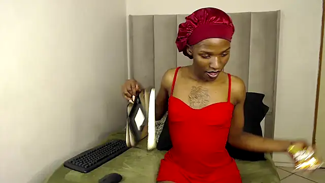 Trans fairy online show from 11-21-25, 06:40