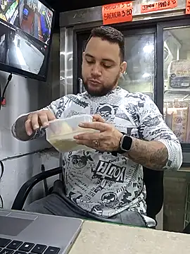 Catire10  online show from 12-17-25, 01:38