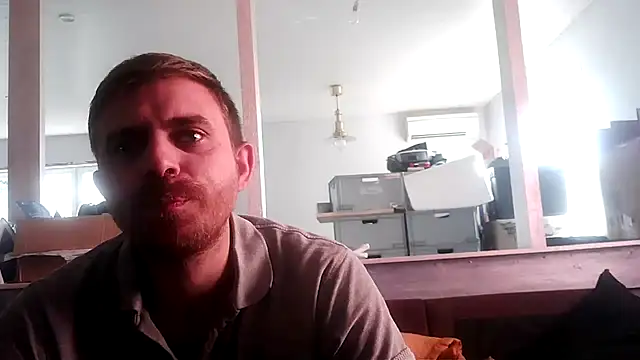 Snapshot of Bikerhot883hd chatting on 10-14-25, 09:32 Bikerhot883hd online show from 10-14-25, 09:32