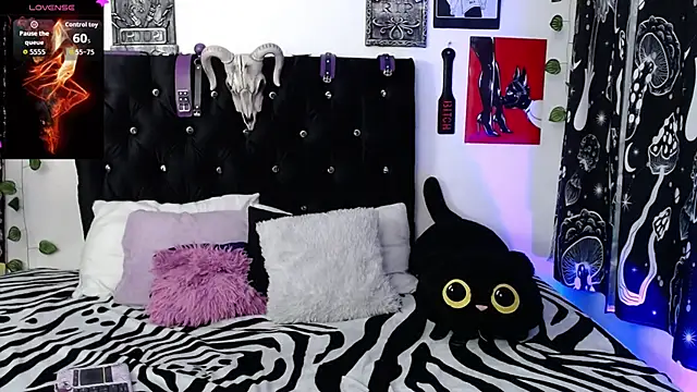 mayaREDdoll online show from 11-25-25, 06:47