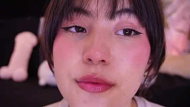 Snapshot of Aitana_Jhons chatting on 10-24-25, 12:15 Aitana Jhons online show from 10-24-25, 12:15