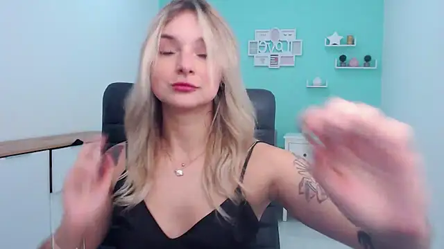 LilFleurish online show from 11-23-25, 06:12