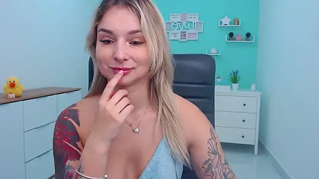 LilFleurish online show from 12-16-25, 05:44