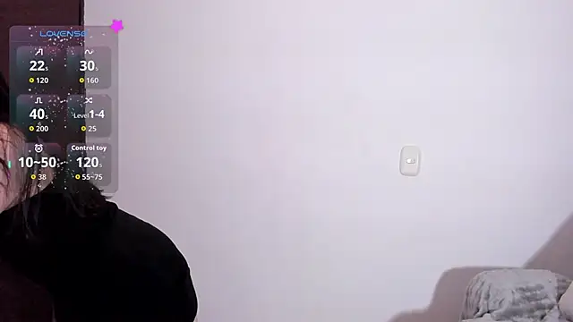 sarah saenz  online show from 03-12-26, 06:06