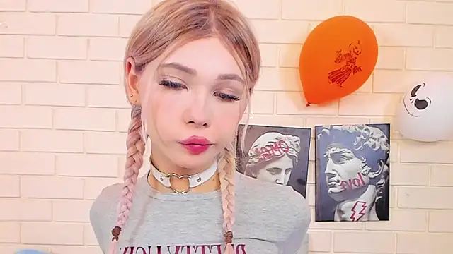 Blondy Fina online show from 11-09-25, 04:38