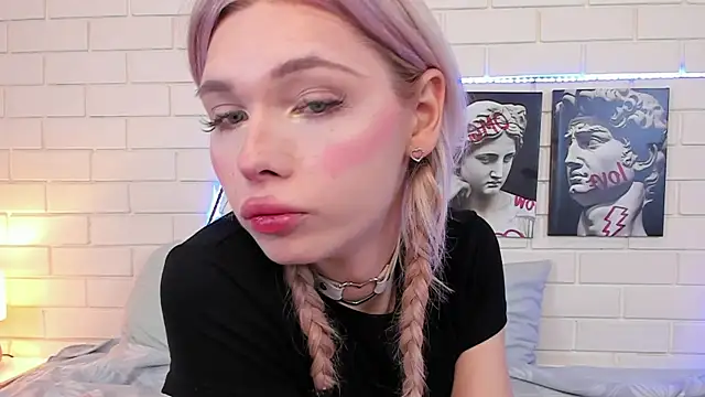 Blondy Fina online show from 09-15-25, 04:46