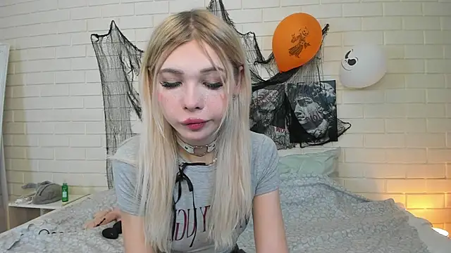 Blondy Fina online show from 10-30-25, 04:44