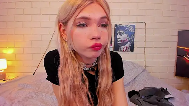 Blondy Fina online show from 09-30-25, 04:51