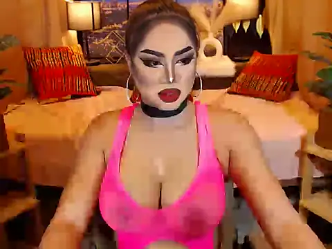Snapshot of TRANSLUNAA chatting on 06-30-26, 04:56 TRANSLUNAA online show from 06-30-26, 04:56