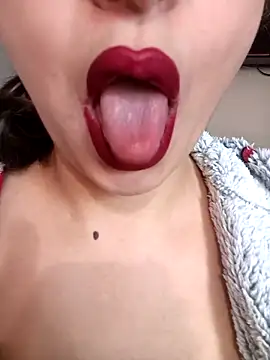 LINA-DALOUA online show from 11-29-25, 01:55