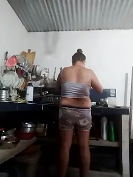 Snapshot of yyuly chatting on 09-25-25, 11:27 yyuly online show from 09-25-25, 11:27