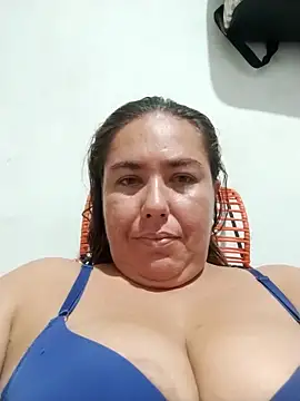 Snapshot of yyuly chatting on 10-17-25, 03:47 yyuly online show from 10-17-25, 03:47