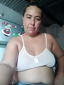 Snapshot of yyuly chatting on 10-28-25, 12:26 yyuly online show from 10-28-25, 12:26