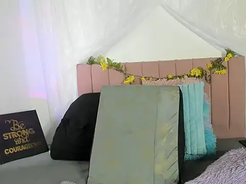 Tania xw online show from 12-20-25, 02:42