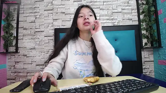 maily can online show from 09-22-25, 12:44