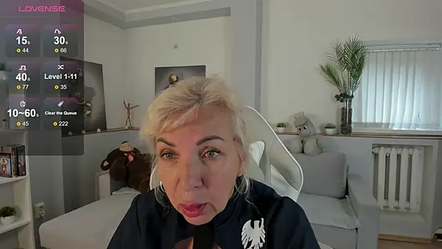 LiliaMoons online show from 10-03-25, 08:49