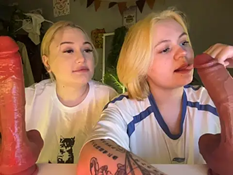 MoonIvy  online show from 02-19-26, 06:16