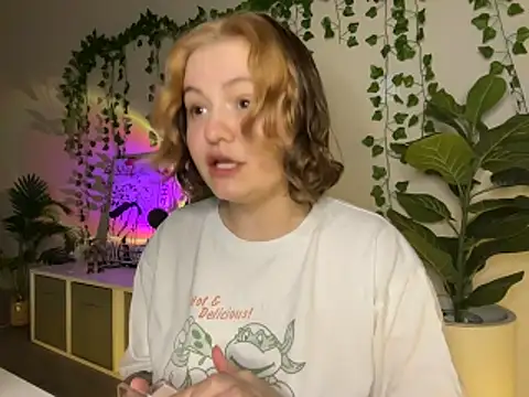 MoonIvy  online show from 02-14-26, 06:19