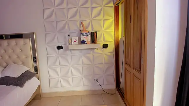 Wyatt Rose online show from 12-20-25, 08:44