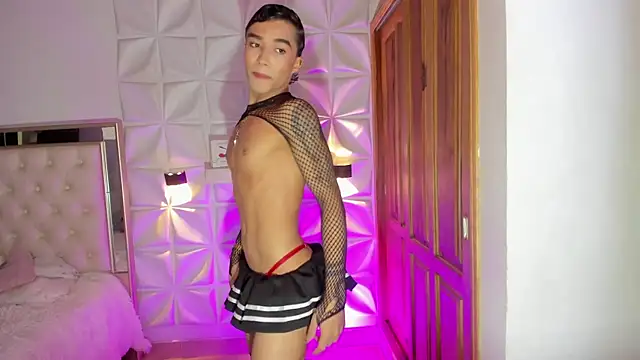 Wyatt Rose online show from 11-30-25, 04:13