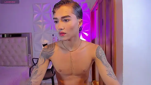 Wyatt Rose online show from 01-05-26, 09:18