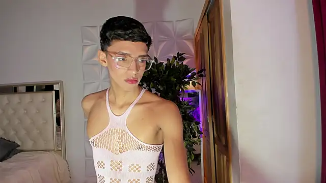 Wyatt Rose online show from 11-12-25, 07:23