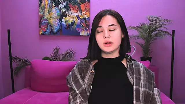 lil angel  online show from 11-17-25, 09:02